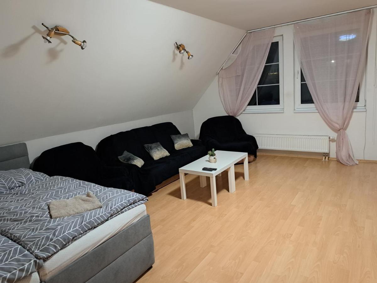 Apartman Chiarita Nemšová 외부 사진